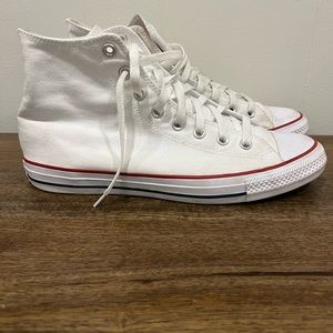 Mens Old school White Converse Chuck Taylor’s in good condition